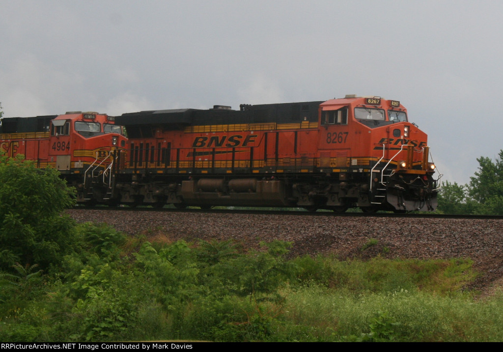 BNSF 8267